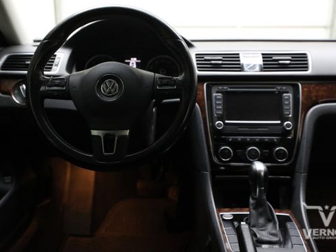 Used 2013 Volkswagen Passat TDI SEL Premium FWD image 21