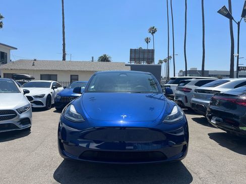Used 2023 Tesla Model Y 2WD image 2