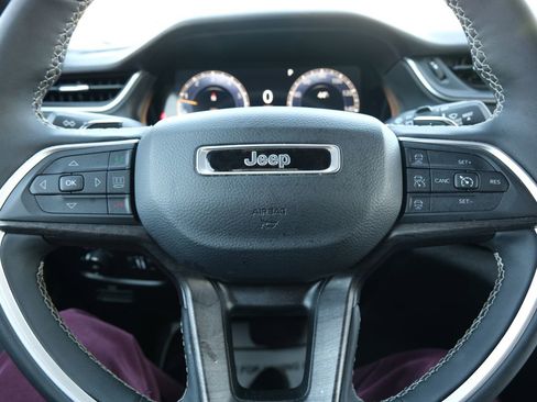 Used 2024 Jeep Grand Cherokee L Limited w/ Luxury Tech Group II image 16