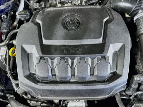 Used 2024 Volkswagen Tiguan SE FWD image 30