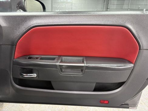 Used 2014 Dodge Challenger SXT Plus RWD image 31