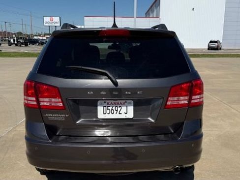 Used 2020 Dodge Journey SE w/ SE Popular Equipment Group FWD image 5