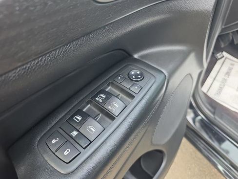 Used 2018 Jeep Grand Cherokee Altitude image 21