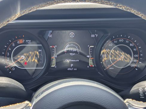 Used 2024 Jeep Wrangler Unlimited Sahara w/ Technology Group AWD/4WD image 29