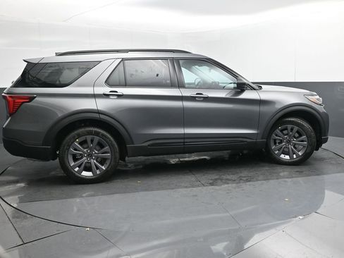 New 2026 Ford Explorer Active w/ Active Comfort Package image 7
