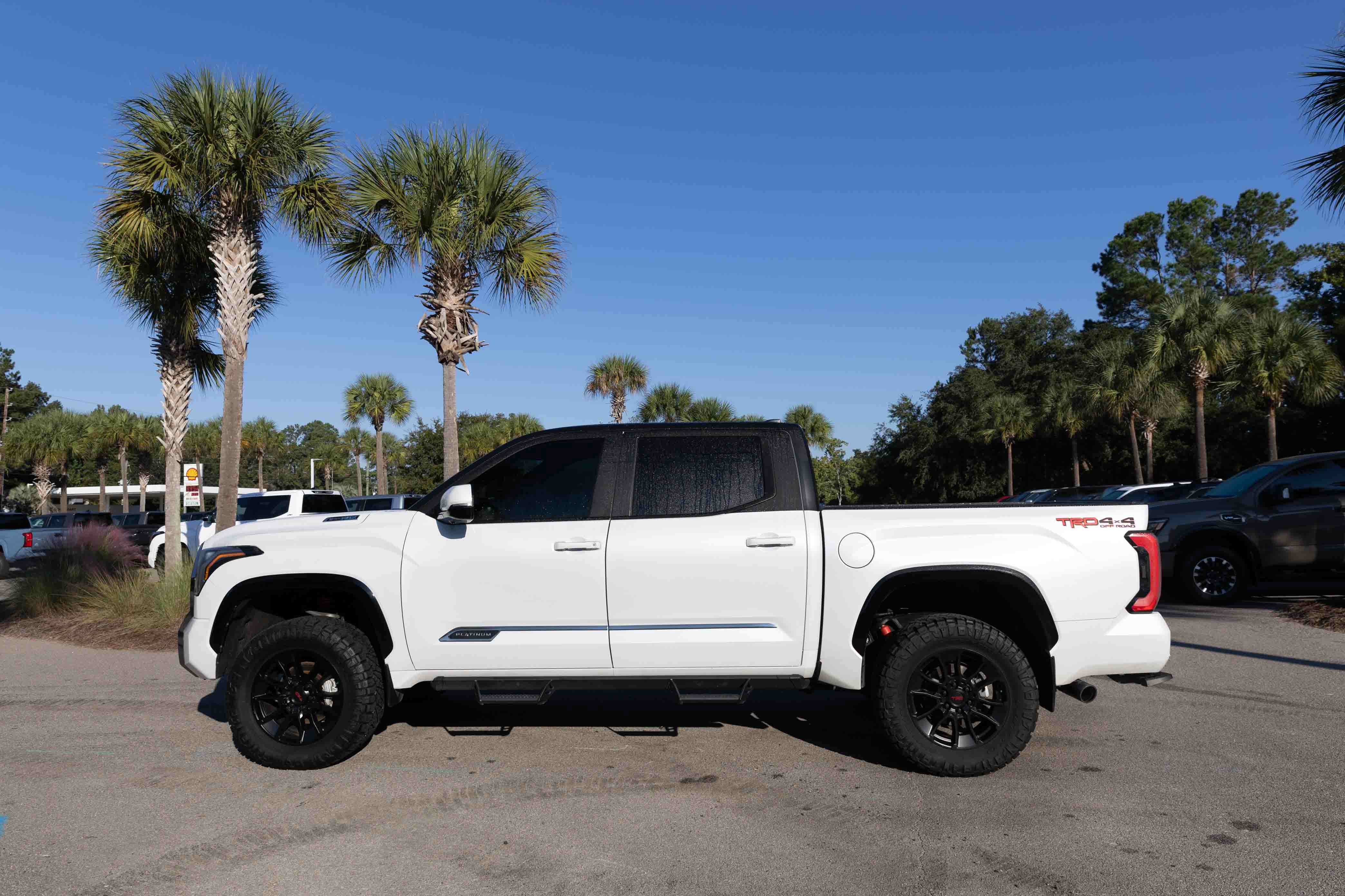 Used 2025 Toyota Tundra Platinum w/ TRD Off-Road Package AWD/4WD image 2