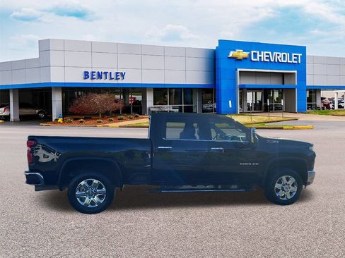 Used 2022 Chevrolet Silverado 2500 LTZ w/ LTZ Premium Package image 6