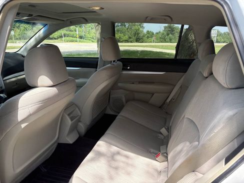 Used 2014 Subaru Outback 2.5i Premium w/ Moonroof Package AWD/4WD image 26