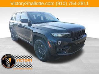 New 2025 Jeep Grand Cherokee Altitude video 1