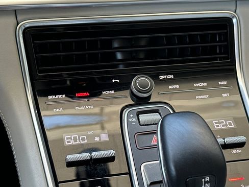 Certified 2021 Porsche Panamera image 21