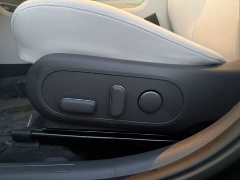 Used 2025 Hyundai Kona SEL image 23