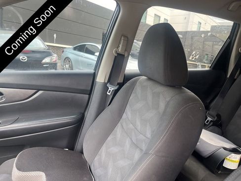 Used 2016 Nissan Rogue SV FWD image 13