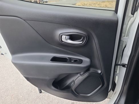 Used 2023 Jeep Renegade Trailhawk image 29