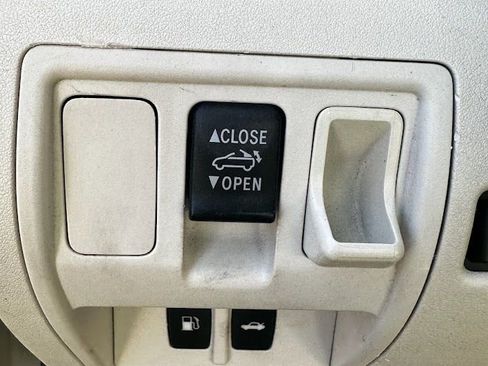 Used 2010 Lexus IS 350C image 14