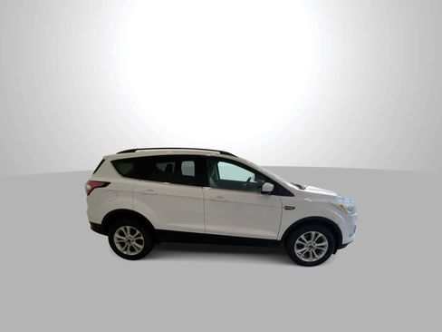 Used 2017 Ford Escape SE w/ Equipment Group 201A image 9