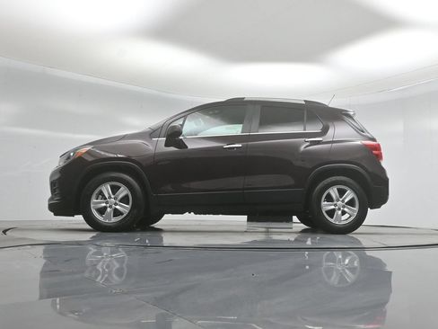 Used 2020 Chevrolet Trax LT w/ LT Convenience Package FWD image 8