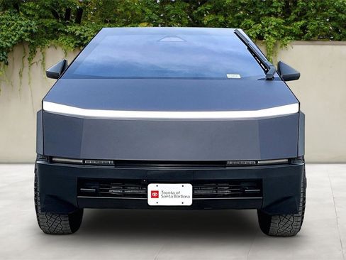 Used 2024 Tesla Cybertruck AWD Crew Cab image 2