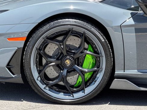 Used 2020 Lamborghini Aventador SVJ AWD/4WD image 43