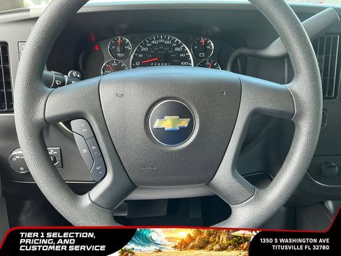 Used 2025 Chevrolet Express 3500 LT w/ LT Preferred Equipment Group RWD image 30