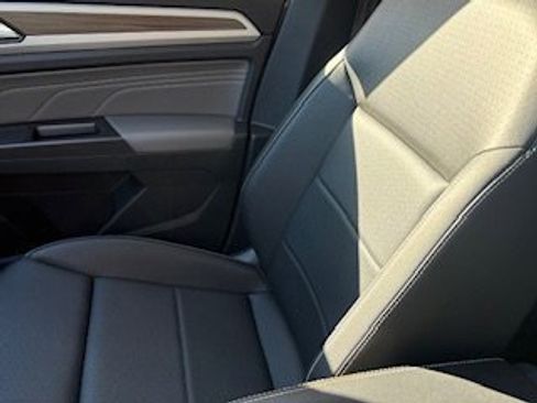 Used 2022 Volkswagen Atlas SEL image 13