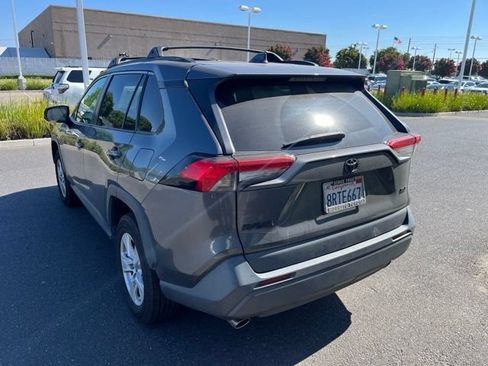 Used 2020 Toyota RAV4 XLE w/ Carpet Mat Package FWD image 7