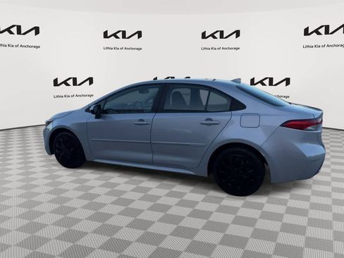 Used 2020 Toyota Corolla LE image 6