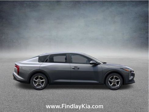 New 2026 Kia K4 FWD image 9
