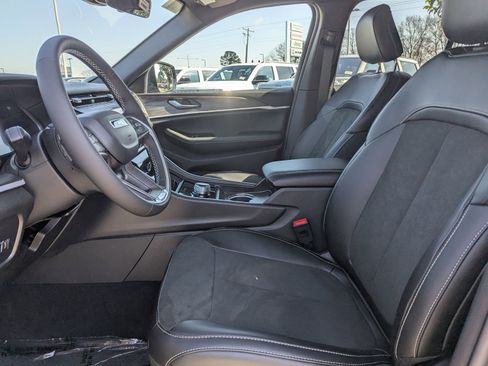 New 2026 Jeep Grand Cherokee Altitude RWD image 13