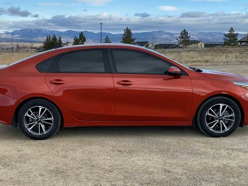 Used 2023 Kia Forte LXS w/ LXS Technology Package image 9