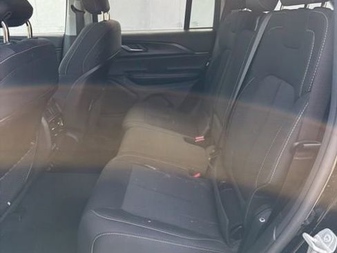 Used 2023 Jeep Grand Cherokee Laredo w/ Luxury Tech Group I image 10