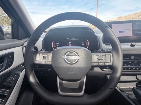 Certified 2025 Nissan Rogue SL w/ SL Premium Package image 9