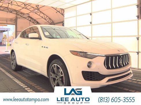 Used 2019 Maserati Levante image 3