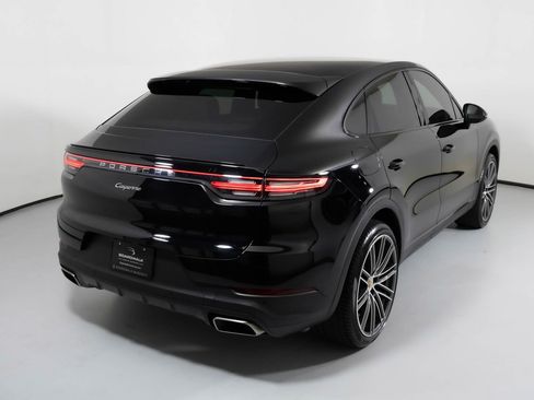 Used 2021 Porsche Cayenne Coupe image 2