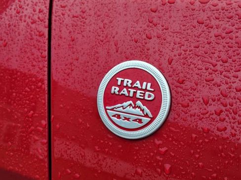 Used 2017 Jeep Grand Cherokee Trailhawk w/ Trailhawk Luxury Group AWD/4WD image 6