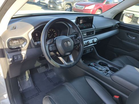 Used 2023 Honda Pilot Touring image 16