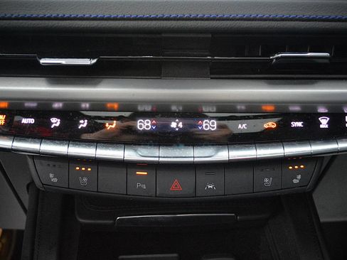 Used 2024 Cadillac XT4 Sport image 29