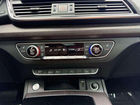 Used 2022 Audi Q5 2.0T Premium w/ Convenience Package AWD/4WD image 16