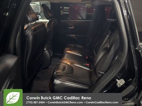 Used 2019 Jeep Cherokee Latitude Plus image 16