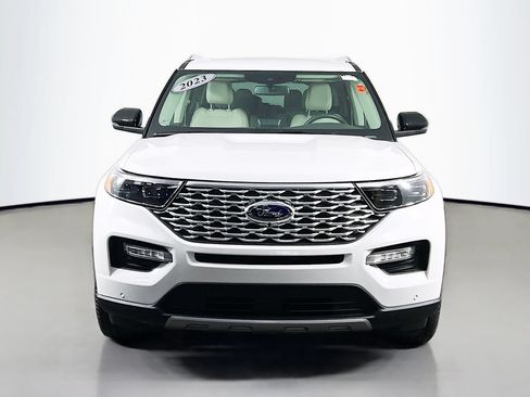Used 2023 Ford Explorer Platinum w/ Technology Package AWD/4WD image 3