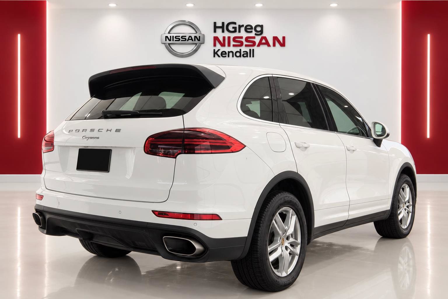 Used 2017 Porsche Cayenne AWD/4WD image 4