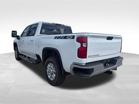 Used 2023 Chevrolet Silverado 2500 LT w/ Convenience Package AWD/4WD image 10
