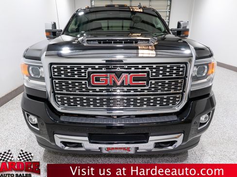 Used 2019 GMC Sierra 3500 Denali image 7