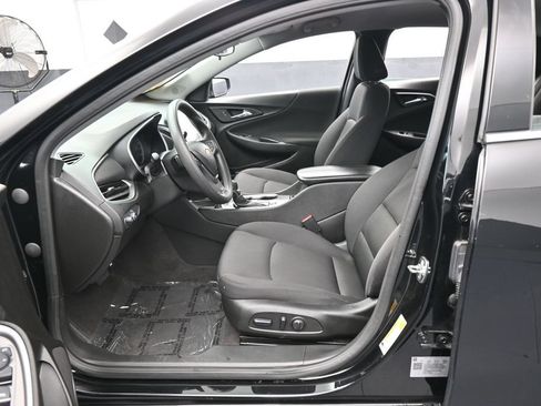 Used 2025 Chevrolet Malibu LT FWD image 11