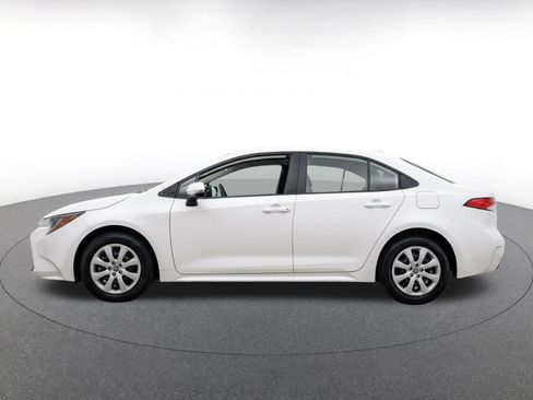 Used 2025 Toyota Corolla LE FWD image 4