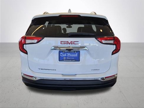 Used 2024 GMC Terrain SLT image 8