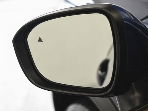 Used 2022 Nissan Rogue Platinum w/ Head-Up Display Package image 44