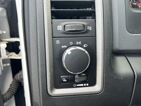 Used 2017 RAM 2500 Tradesman w/ Chrome Appearance Group AWD/4WD image 22