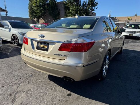 Used 2010 Hyundai Genesis 4.6 w/ Technology Pkg 5 image 5
