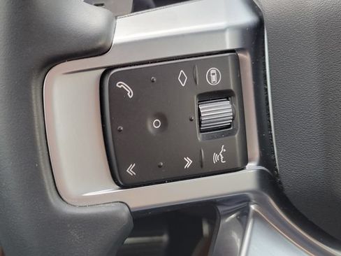 Used 2025 Land Rover Discovery Dynamic SE AWD/4WD image 31