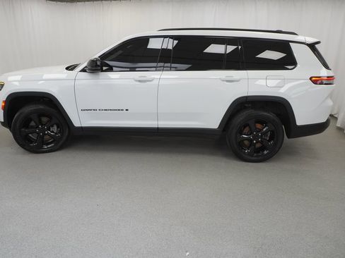 Certified 2023 Jeep Grand Cherokee L Laredo AWD/4WD image 15